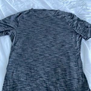 Lululemon men’s T-shirt grey M